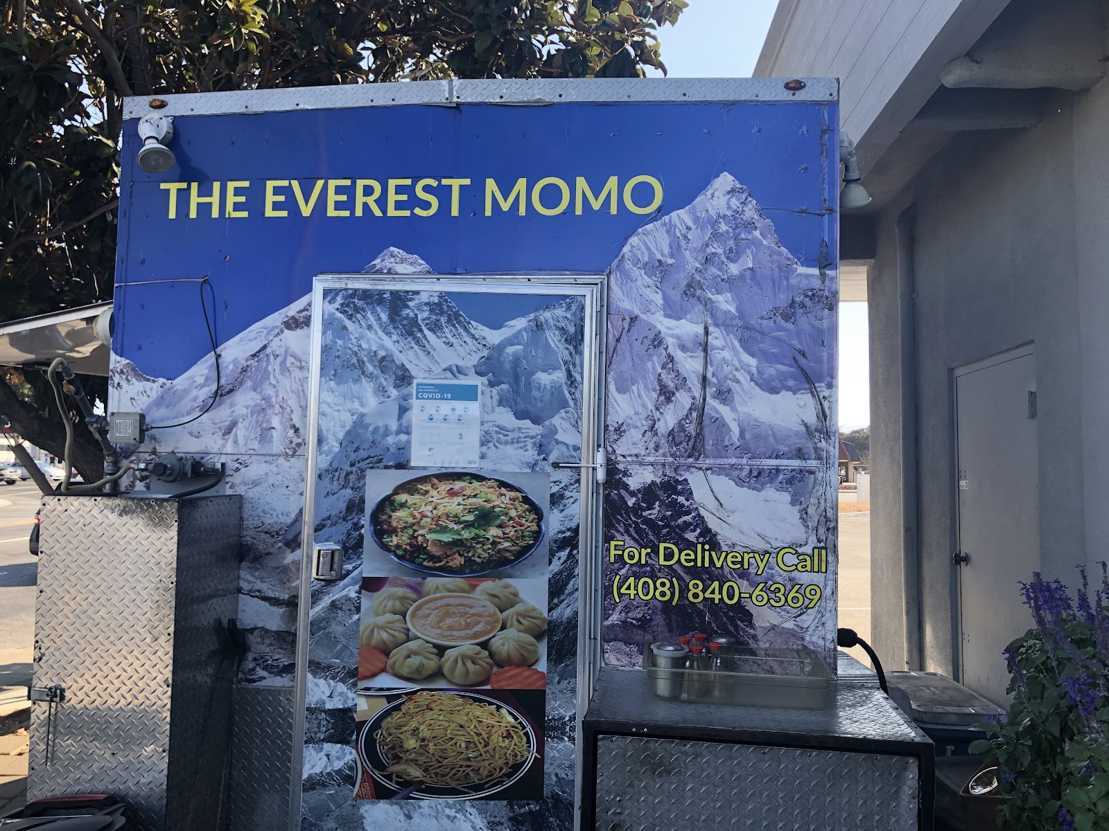 Everest Momo